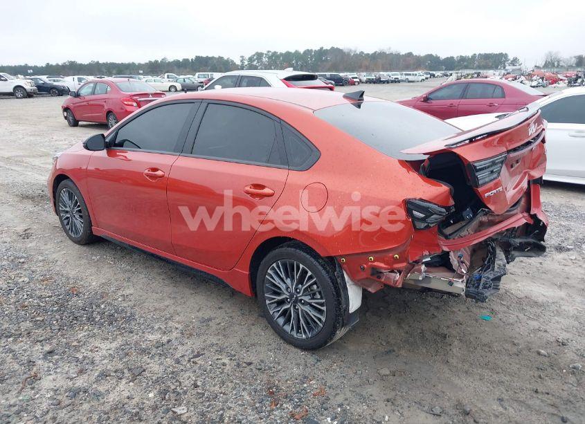 Photo 3 of 2024 Kia Forte GT-LINE (VIN 3KPF54ADXRE698447)
