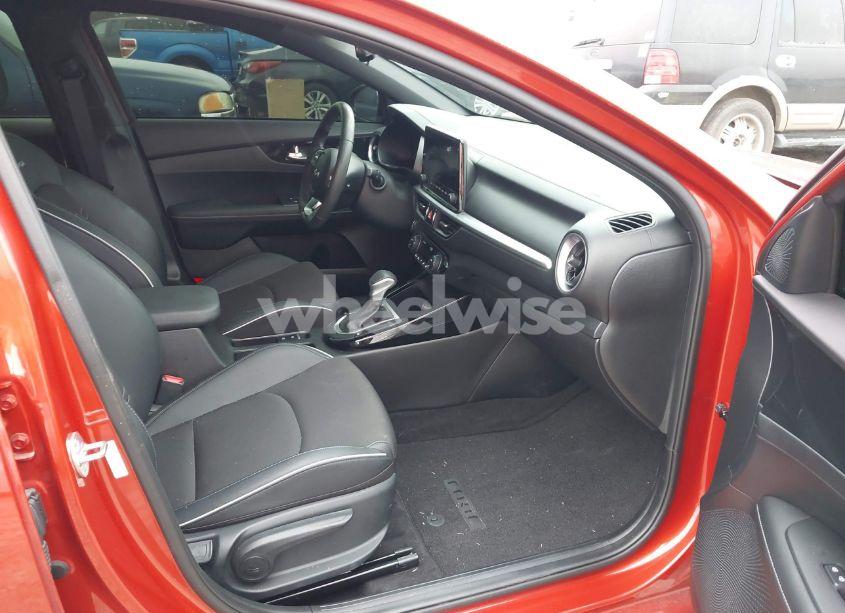 Photo 5 of 2024 Kia Forte GT-LINE (VIN 3KPF54ADXRE698447)