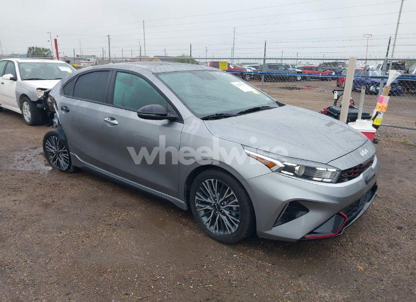 2024 Kia Forte GT-LINE (VIN 3KPF54ADXRE724304) main photo