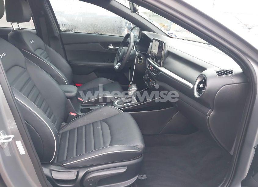 Photo 5 of 2024 Kia Forte GT-LINE (VIN 3KPF54ADXRE724304)