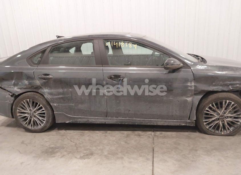 Photo 13 of 2024 Kia Forte GT-LINE (VIN 3KPF54ADXRE738669)