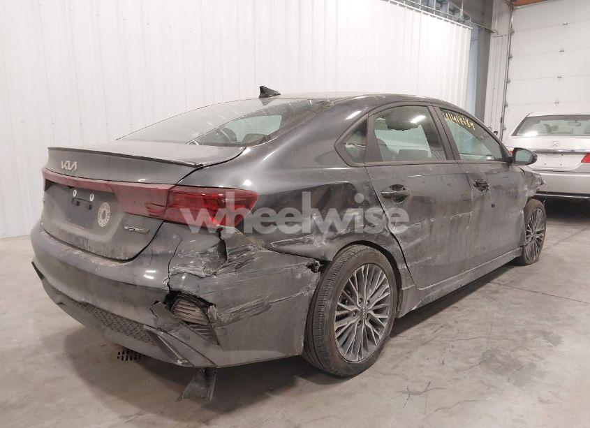 Photo 4 of 2024 Kia Forte GT-LINE (VIN 3KPF54ADXRE738669)