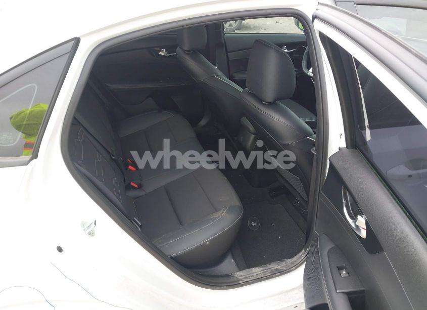 Photo 8 of 2024 Kia Forte GT-LINE (VIN 3KPF54ADXRE739563)