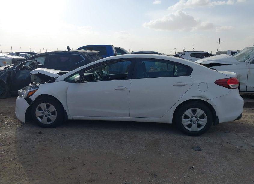 Photo 14 of 2017 Kia Forte LX (VIN 3KPFK4A70HE012353)