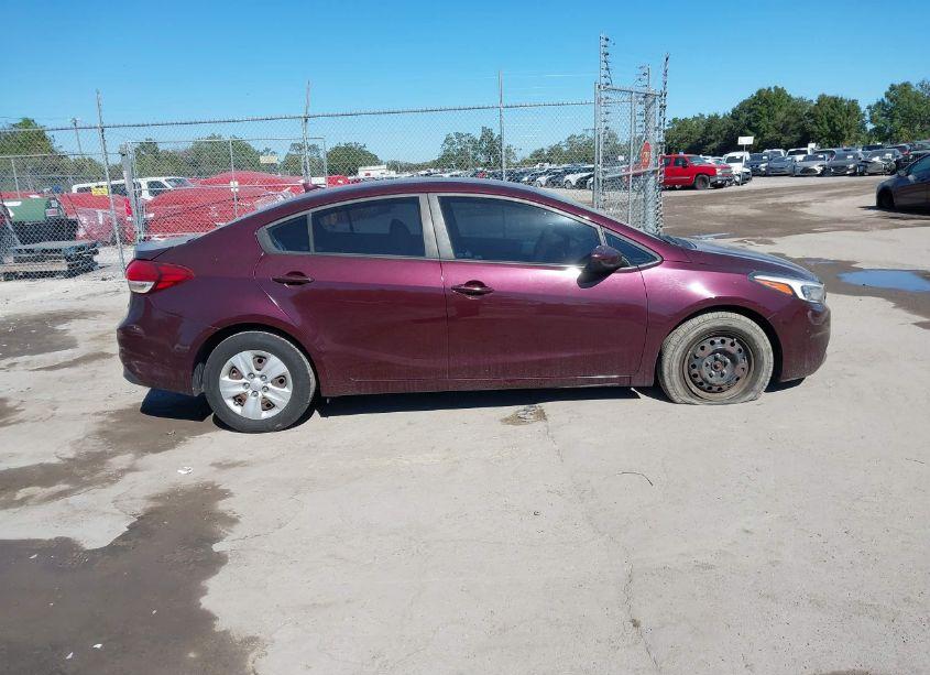 Photo 13 of 2017 Kia Forte LX (VIN 3KPFK4A70HE017505)