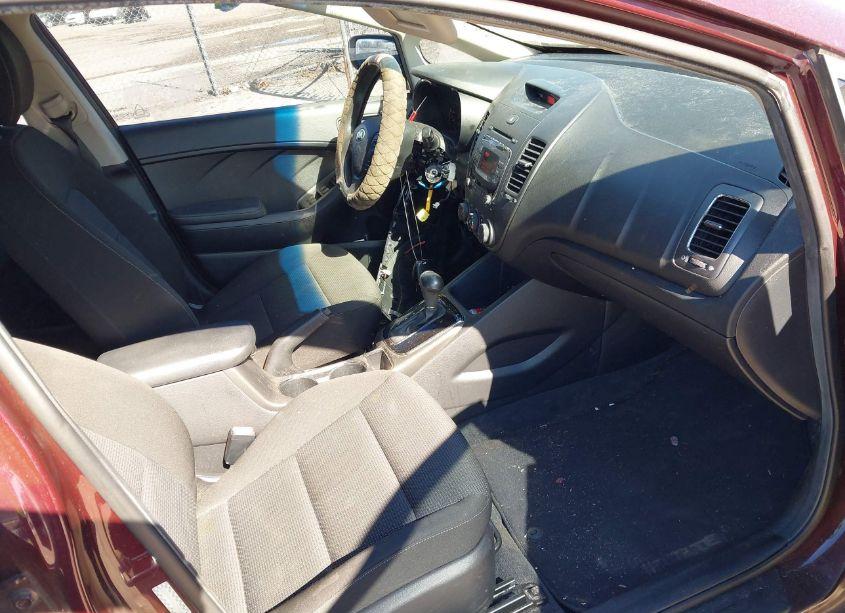 Photo 5 of 2017 Kia Forte LX (VIN 3KPFK4A70HE017505)