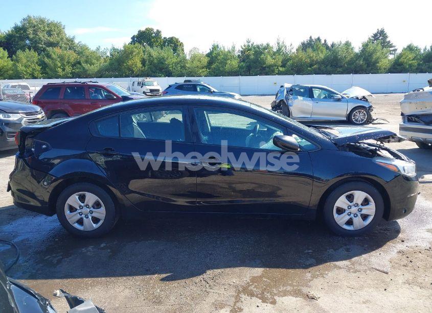 Photo 13 of 2017 Kia Forte LX (VIN 3KPFK4A70HE024910)