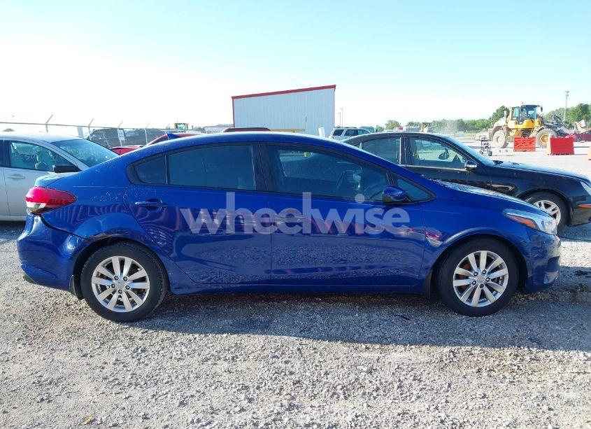 Photo 13 of 2017 Kia Forte LX (VIN 3KPFK4A70HE038628)