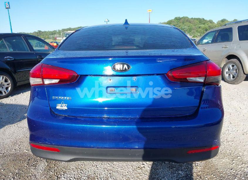 Photo 16 of 2017 Kia Forte LX (VIN 3KPFK4A70HE038628)