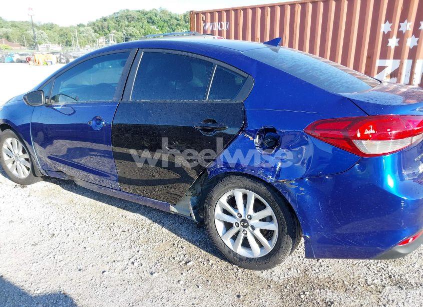 Photo 18 of 2017 Kia Forte LX (VIN 3KPFK4A70HE038628)