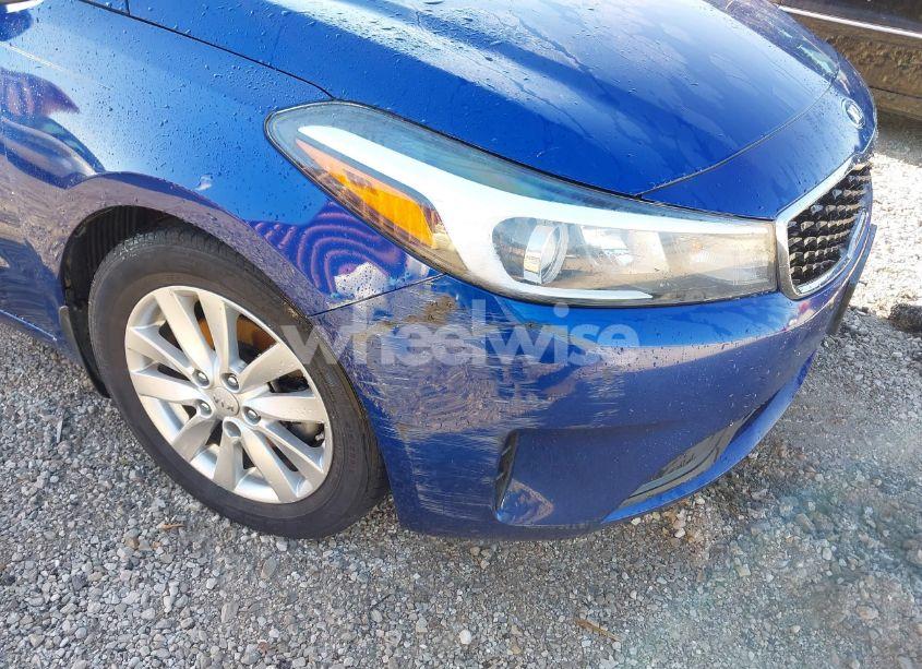 Photo 6 of 2017 Kia Forte LX (VIN 3KPFK4A70HE038628)