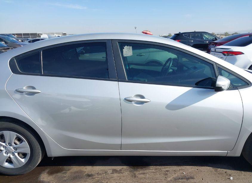 Photo 13 of 2017 Kia Forte LX (VIN 3KPFK4A70HE054120)