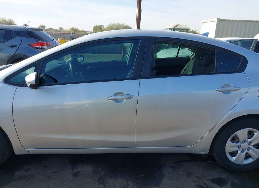 Photo 14 of 2017 Kia Forte LX (VIN 3KPFK4A70HE054120)