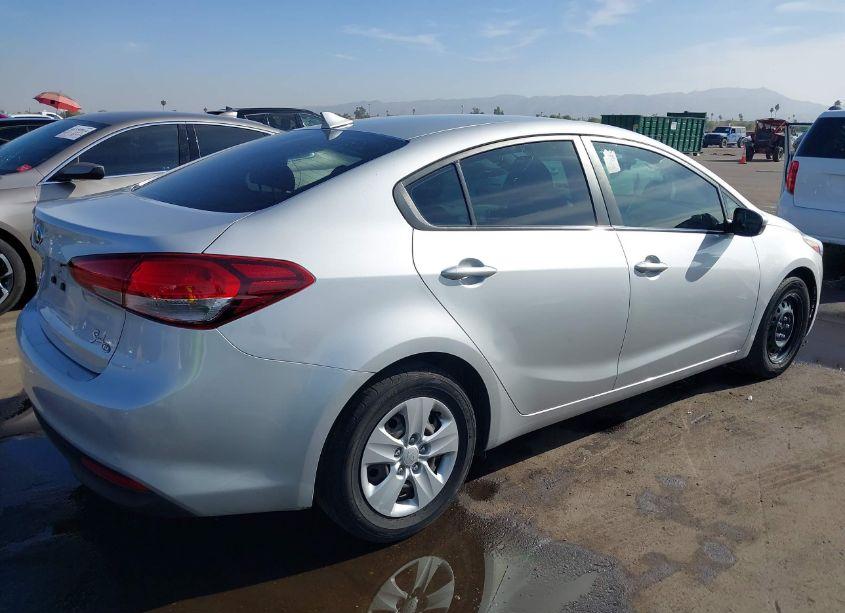 Photo 4 of 2017 Kia Forte LX (VIN 3KPFK4A70HE054120)