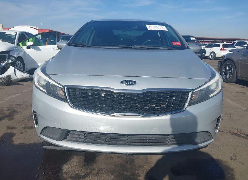 Photo 6 of 2017 Kia Forte LX (VIN 3KPFK4A70HE054120)