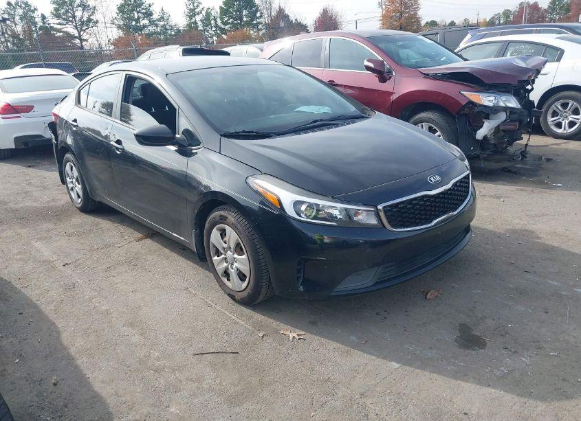 2017 Kia Forte LX (VIN 3KPFK4A70HE056398) main photo