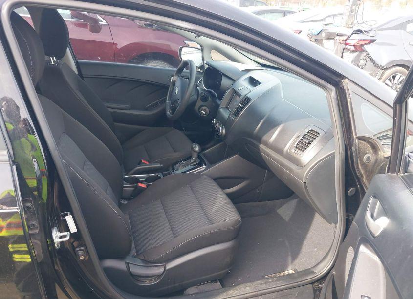 Photo 5 of 2017 Kia Forte LX (VIN 3KPFK4A70HE056398)