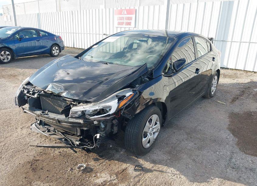 Photo 2 of 2017 Kia Forte LX (VIN 3KPFK4A70HE066218)