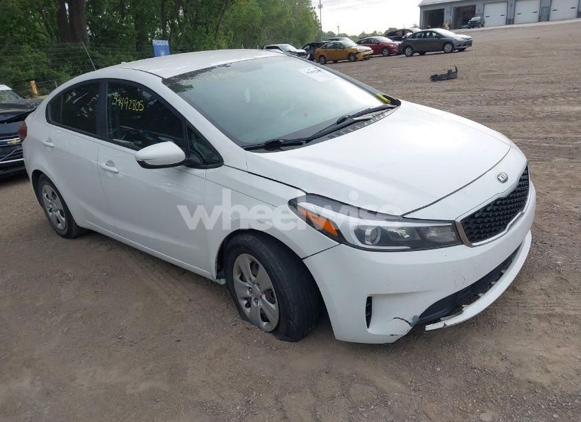 2017 Kia Forte LX (VIN 3KPFK4A70HE070317) main photo