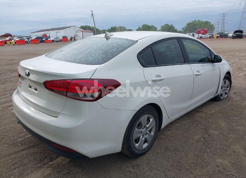 Photo 4 of 2017 Kia Forte LX (VIN 3KPFK4A70HE070317)