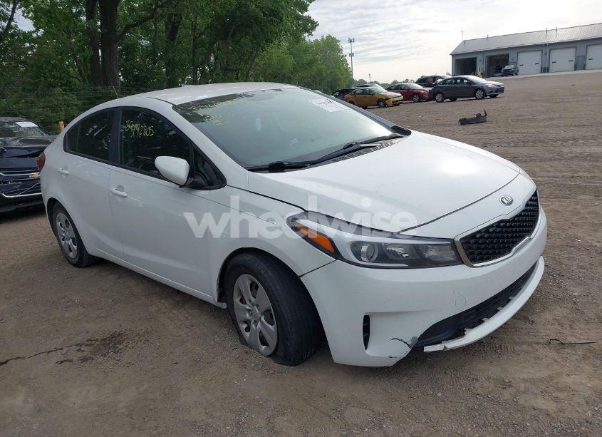 Photo 6 of 2017 Kia Forte LX (VIN 3KPFK4A70HE070317)