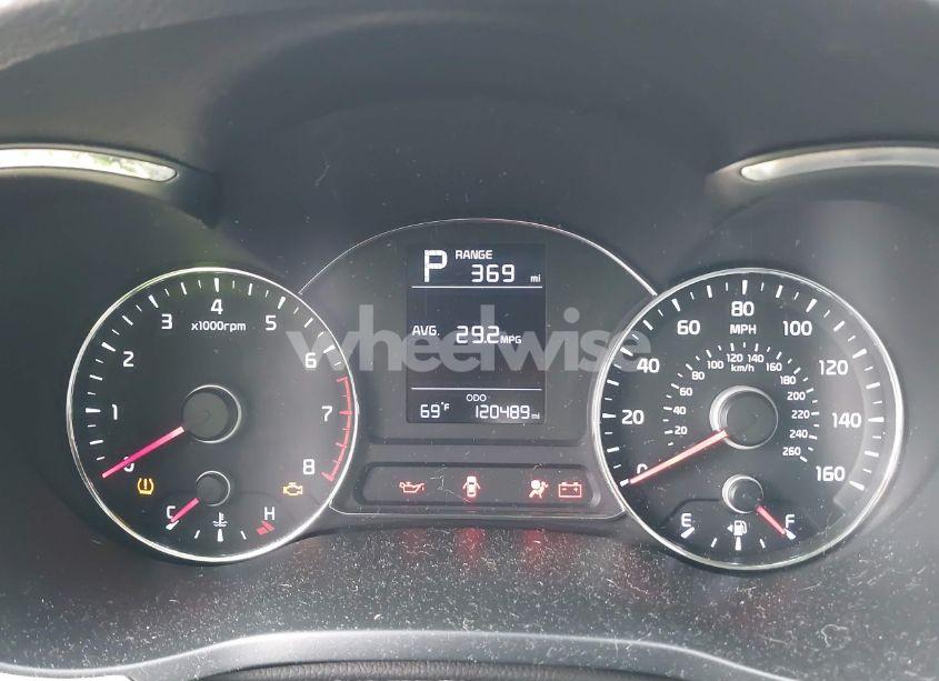 Photo 7 of 2017 Kia Forte LX (VIN 3KPFK4A70HE070317)