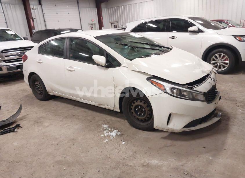 2017 Kia Forte LX (VIN 3KPFK4A70HE075159) main photo