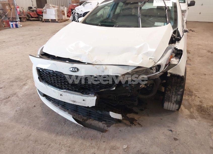 Photo 6 of 2017 Kia Forte LX (VIN 3KPFK4A70HE075159)