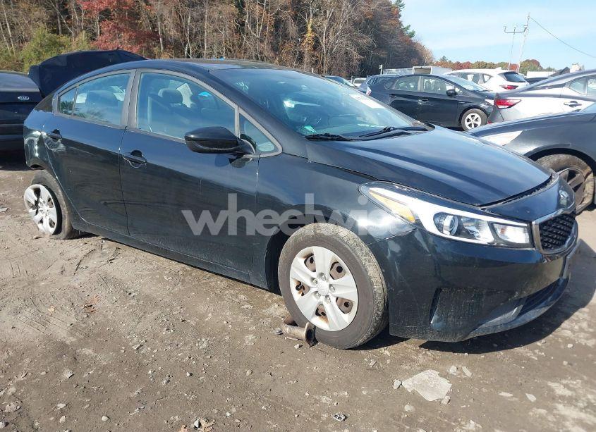 2017 Kia Forte LX (VIN 3KPFK4A70HE084329) main photo