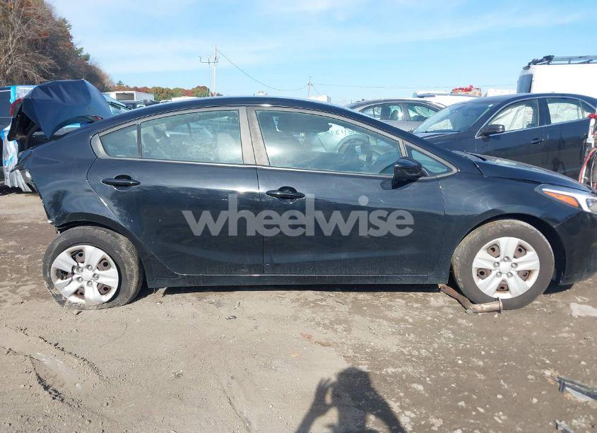 Photo 13 of 2017 Kia Forte LX (VIN 3KPFK4A70HE084329)
