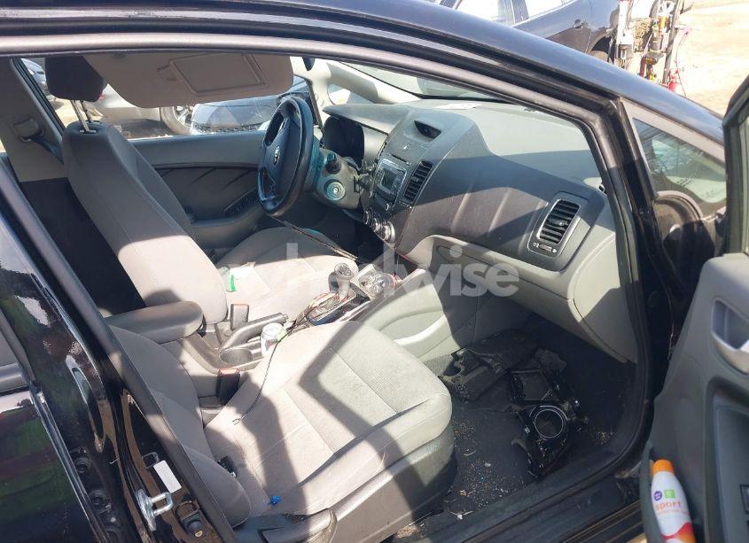 Photo 5 of 2017 Kia Forte LX (VIN 3KPFK4A70HE084329)