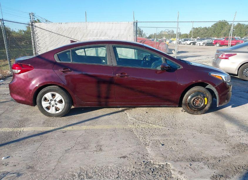 Photo 13 of 2017 Kia Forte LX (VIN 3KPFK4A70HE084394)