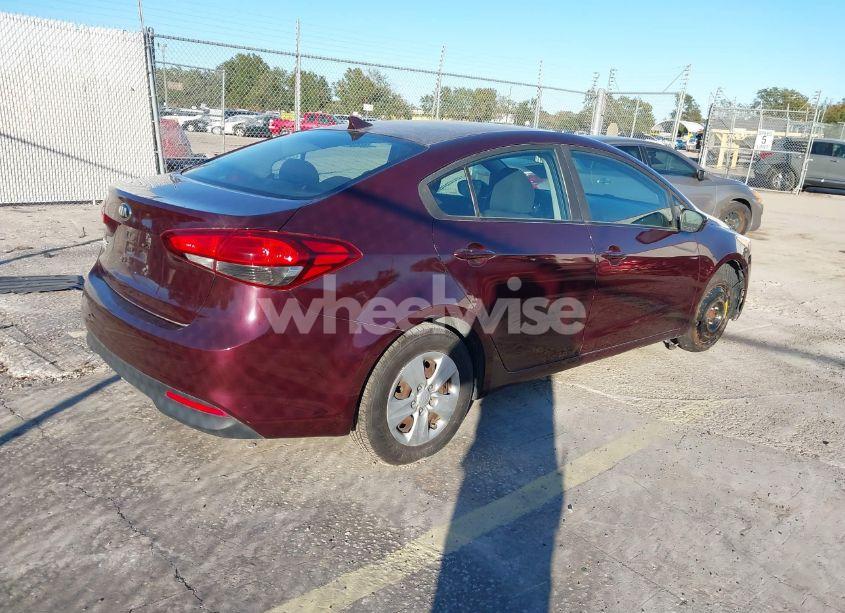 Photo 4 of 2017 Kia Forte LX (VIN 3KPFK4A70HE084394)
