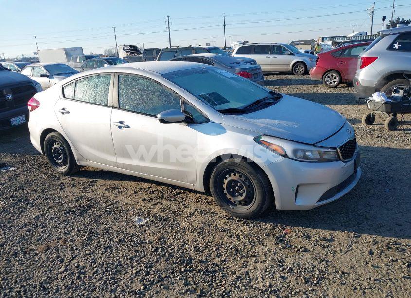 2017 Kia Forte LX (VIN 3KPFK4A70HE093189) main photo