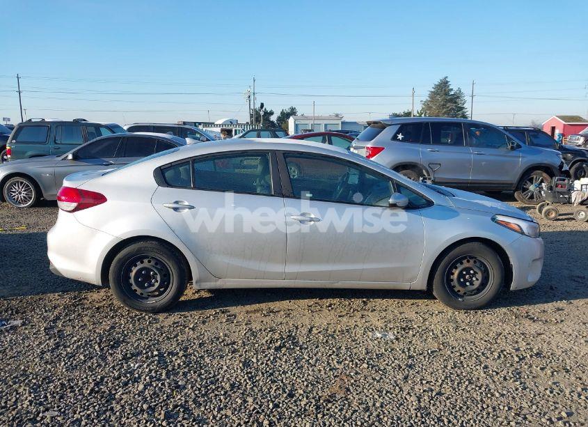 Photo 13 of 2017 Kia Forte LX (VIN 3KPFK4A70HE093189)