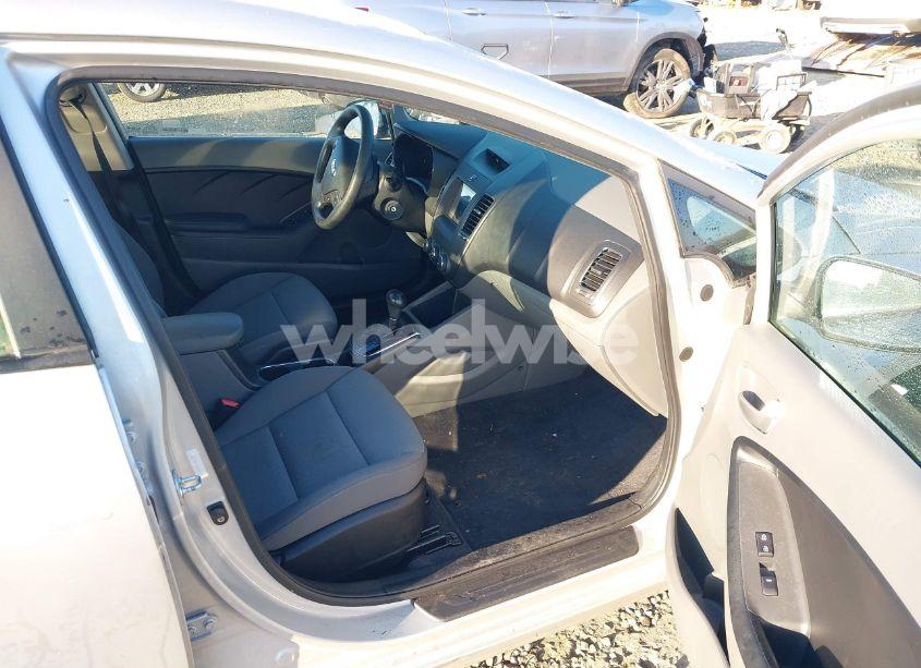 Photo 5 of 2017 Kia Forte LX (VIN 3KPFK4A70HE093189)