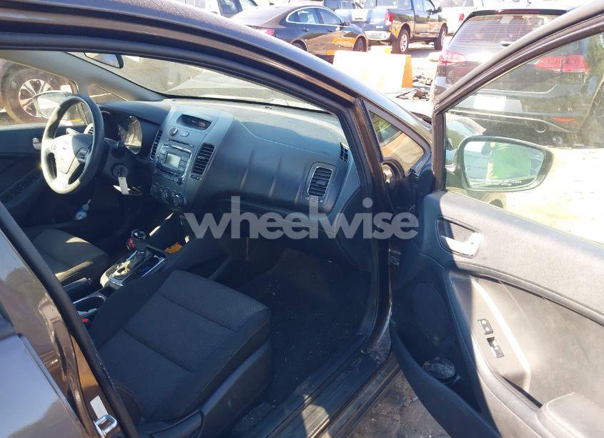 Photo 5 of 2017 Kia Forte LX (VIN 3KPFK4A70HE094682)