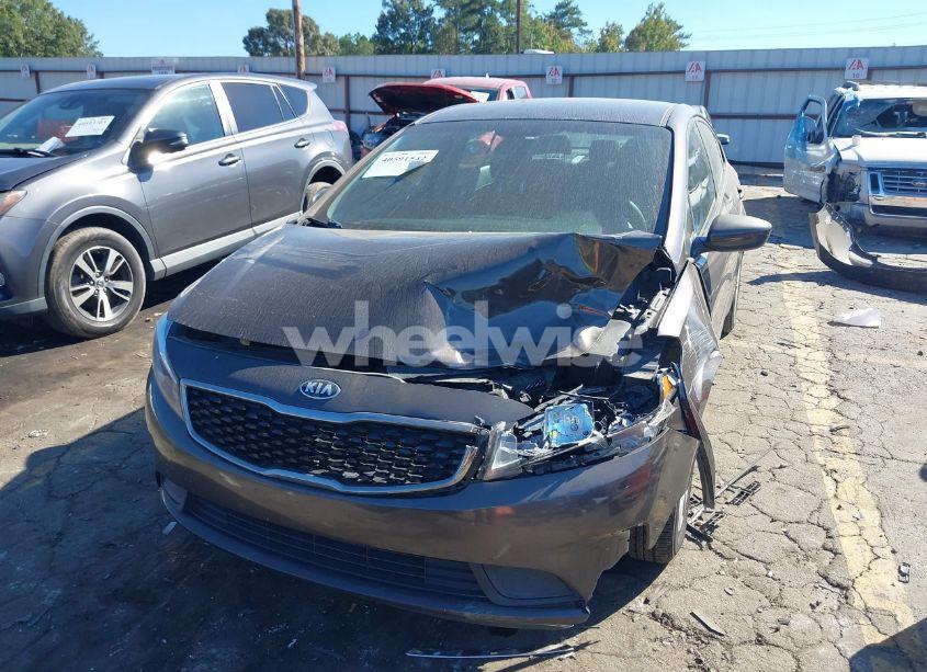 Photo 6 of 2017 Kia Forte LX (VIN 3KPFK4A70HE094682)