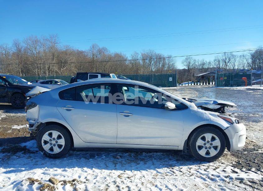 Photo 14 of 2017 Kia Forte LX (VIN 3KPFK4A70HE098263)