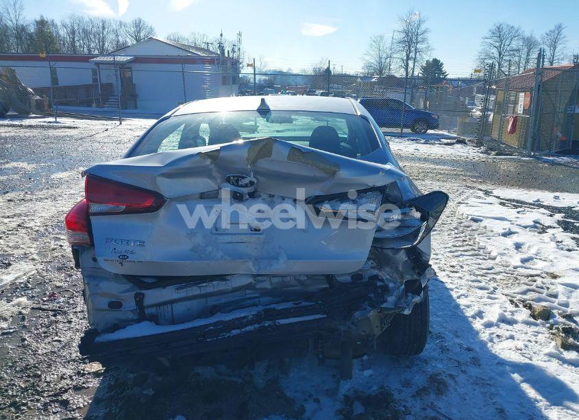 Photo 17 of 2017 Kia Forte LX (VIN 3KPFK4A70HE098263)