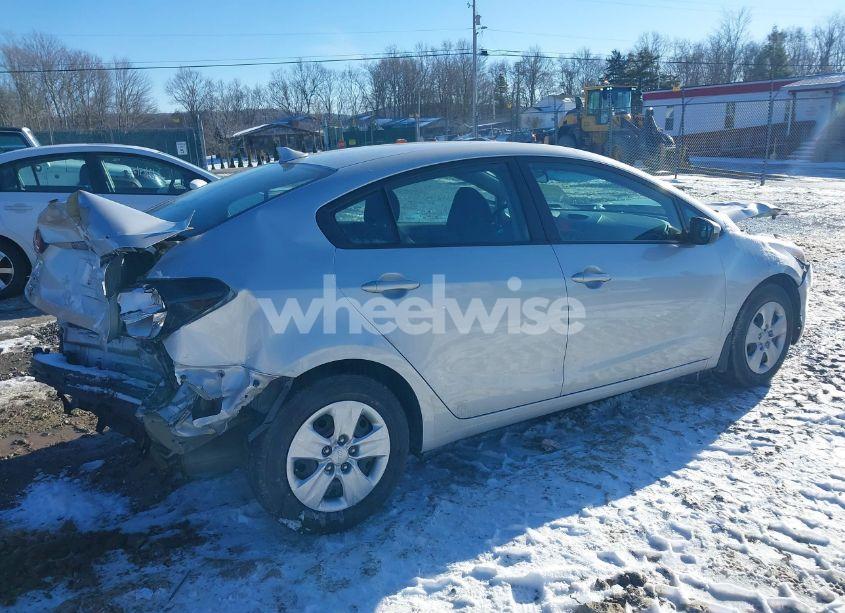 Photo 4 of 2017 Kia Forte LX (VIN 3KPFK4A70HE098263)