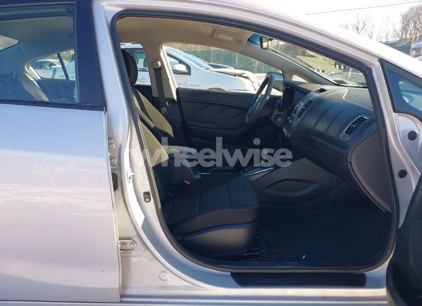 Photo 5 of 2017 Kia Forte LX (VIN 3KPFK4A70HE098263)