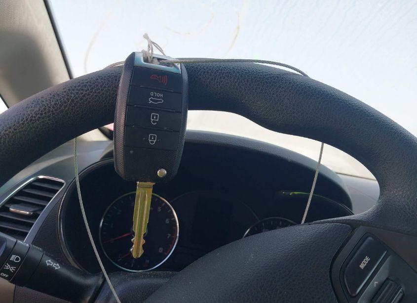 Photo 11 of 2017 Kia Forte LX (VIN 3KPFK4A70HE109214)