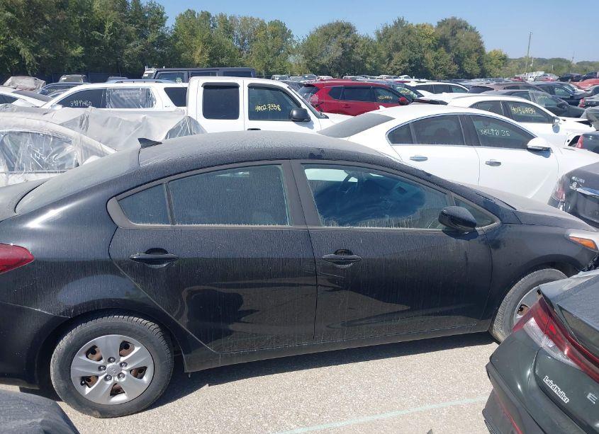 Photo 13 of 2017 Kia Forte LX (VIN 3KPFK4A70HE109214)