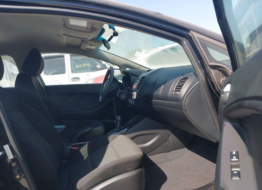 Photo 5 of 2017 Kia Forte LX (VIN 3KPFK4A70HE109214)