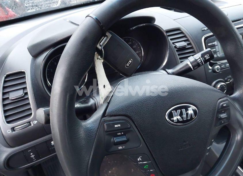 Photo 11 of 2017 Kia Forte LX (VIN 3KPFK4A70HE113036)