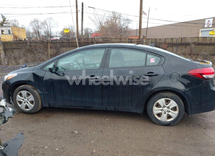 Photo 14 of 2017 Kia Forte LX (VIN 3KPFK4A70HE113036)