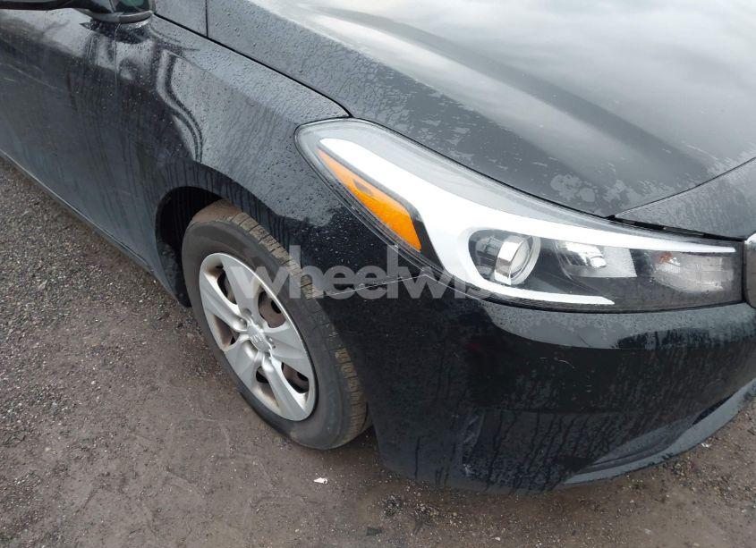 Photo 18 of 2017 Kia Forte LX (VIN 3KPFK4A70HE113036)