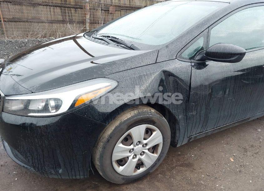 Photo 6 of 2017 Kia Forte LX (VIN 3KPFK4A70HE113036)