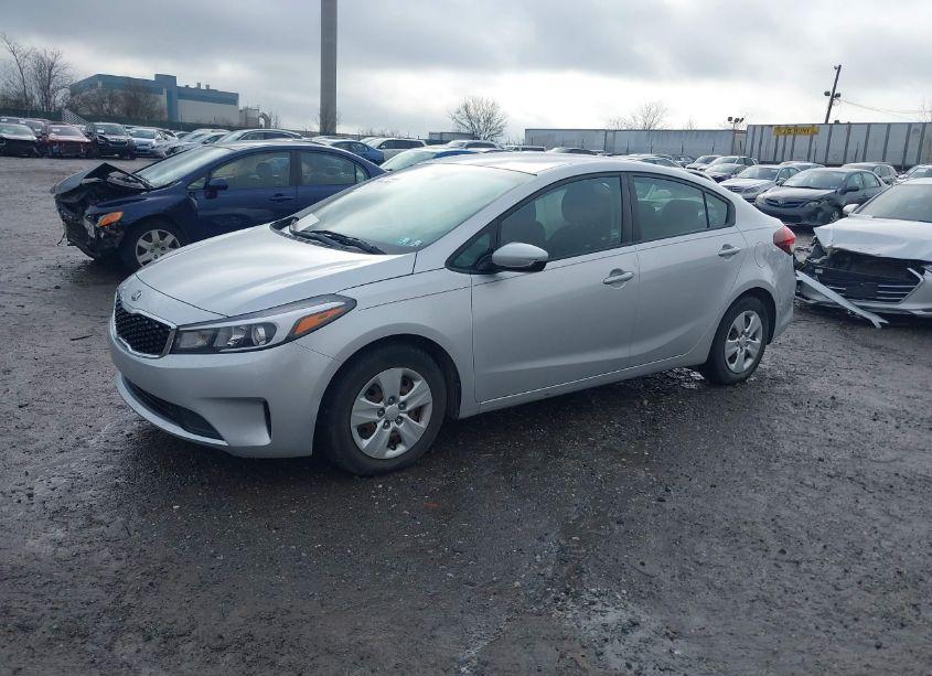 Photo 2 of 2017 Kia Forte LX (VIN 3KPFK4A70HE133576)